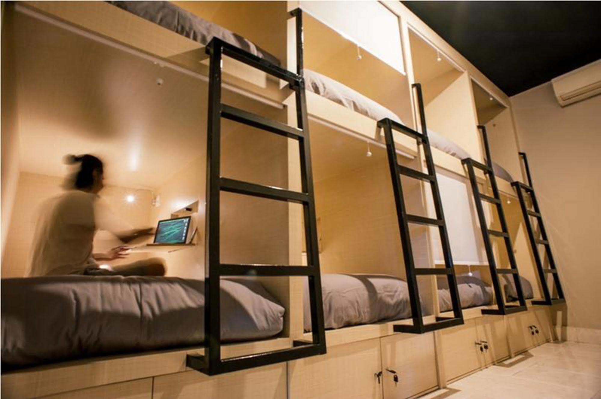 Bedplus Backpacker Kuta Legian Exterior foto
