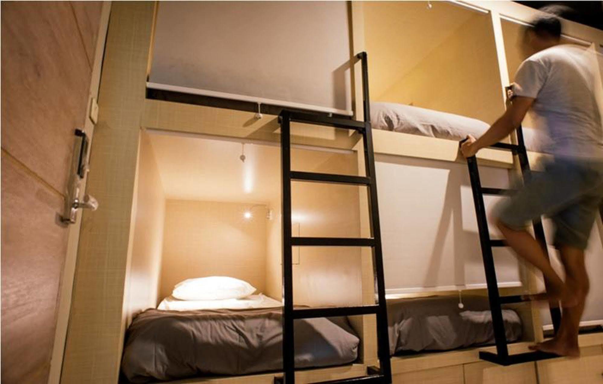 Bedplus Backpacker Kuta Legian Exterior foto